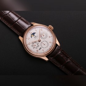 V9 International Portugal Series True Perpetual Calendar, первая 