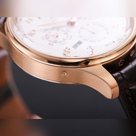 V9 International Portugal Series True Perpetual Calendar, первая 