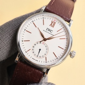 (Три функции в одном) IWC впервые представила серию Portofino (IW