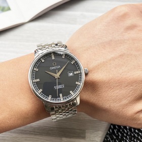 Бренд： Omega (новая модель с тремя стрелками, деловой и повседнев