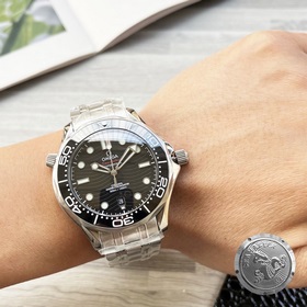Omega – популярная модель супер-свечением в темноте, стальная муж