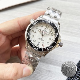 Omega – популярная модель супер-свечением в темноте, стальная муж