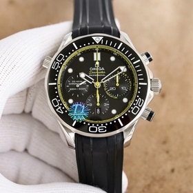 Omega Seamaster 300 метров 1： Четкие линии циферблата, блестящая 