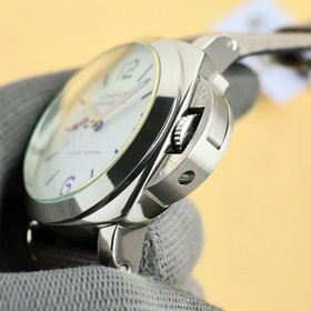 Panerai модель PAM01157, серия Panerai, механизм OR, тип механизм