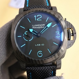 Panerai SUBMERSIBLE BMG-TECH — 47-миллиметровые часы из серии Sub