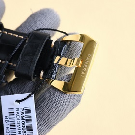 Новейшая версия V7, эксклюзивно в продаже Серия Panerai LUMINOR —