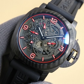 Panerai SUBMERSIBLE BMG-TECH — 47-миллиметровые часы из серии Sub