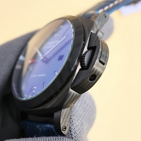 Panerai SUBMERSIBLE BMG-TECH — 47-миллиметровые часы из серии Sub