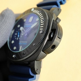 Panerai SUBMERSIBLE BMG-TECH — 44-миллиметровые часы из серии Sub
