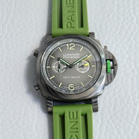 Новая модель Panerai SUBMERSIBLE BMG-TECH — 47-миллиметровые часы
