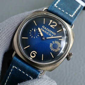 Новая модель Panerai SUBMERSIBLE BMG-TECH — 44-миллиметровые часы