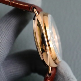Новая модель V7 Бренд  Panerai Серия  Radiomir Тип механизма 