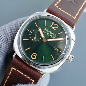 Новейшая версия V7 от Panerai оснащена оригинальным импортным пол