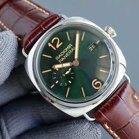 Новейшая версия V7 от Panerai оснащена оригинальным импортным пол