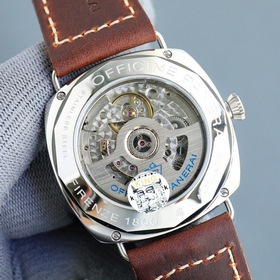 Новейшая версия V7 от Panerai оснащена оригинальным импортным пол