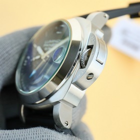 Panerai Серия： LUMINOR Размер： диаметр 44 мм, толщина 13 мм, Цифе