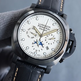 Первая премьера от крупного производителя — серия Panerai с реаль