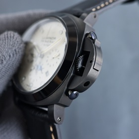 Первая премьера от крупного производителя — серия Panerai с реаль