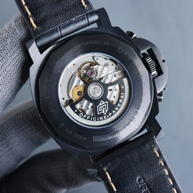 Первая премьера от крупного производителя — серия Panerai с реаль