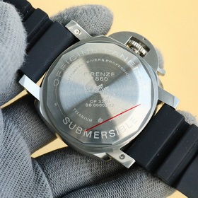 Panerai SUBMERSIBLE BMG-TECH — 44-миллиметровые часы из серии Sub