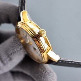 Часы Patek Philippe 2025. Серия Moon Phase, следуя традициям Pate