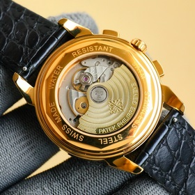 Patek Philippe впечатляет своим появлением. Диаметр циферблата 42