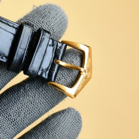 Patek Philippe впечатляет своим появлением. Диаметр циферблата 42