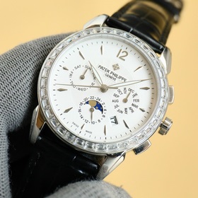 Patek Philippe впечатляет своим появлением. Диаметр циферблата 42