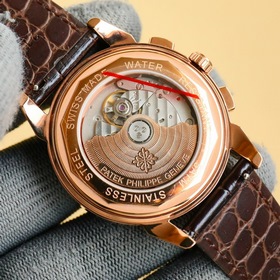 Patek Philippe впечатляет своим появлением. Диаметр циферблата 42
