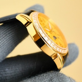 Patek Philippe впечатляет своим появлением. Диаметр циферблата 42