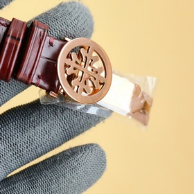 Patek Philippe впечатляет своим появлением. Диаметр циферблата 42