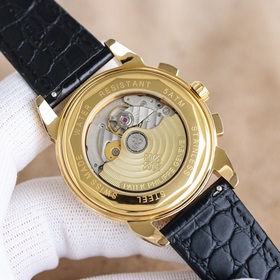 Patek Philippe впечатляет своим появлением. Диаметр циферблата 42