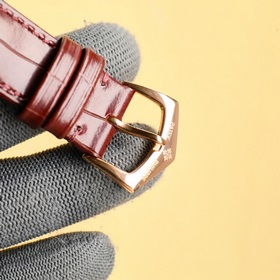 Patek Philippe впечатляет своим появлением. Диаметр циферблата 42