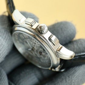 Patek Philippe впечатляет своим появлением. Диаметр циферблата 42