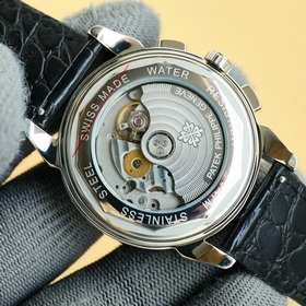 Patek Philippe впечатляет своим появлением. Диаметр циферблата 42