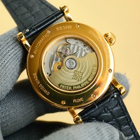 Patek Philippe впечатляет своим появлением. Диаметр циферблата 42