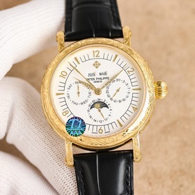 Patek Philippe впечатляет своим появлением. Диаметр циферблата 42