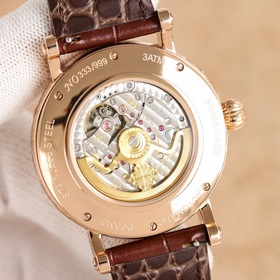 Patek Philippe впечатляет своим появлением. Диаметр циферблата 42
