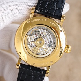 Patek Philippe впечатляет своим появлением. Диаметр циферблата 42