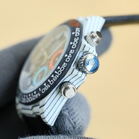 Новинка Rolex ROLEX - серия Cosmograph Daytona из углеродного вол