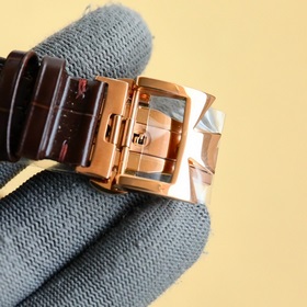 Новейшая модель от Vacheron Constanti. Уникальная версия от масте