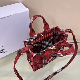 Новейшая мягкая и прочная сумка-тоут от Burberry, изготовленная в