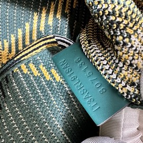 Новейшая мягкая и прочная сумка-тоут от Burberry, изготовленная в