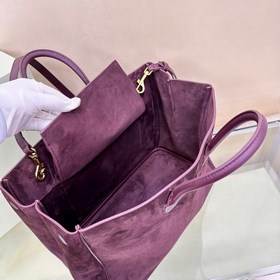 Высококачественная сумка-тоут от Burberry, изготовленная из кожи 
