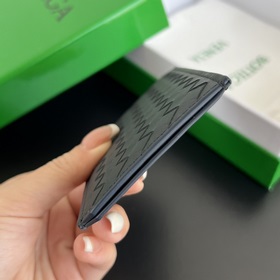 Новая модель BV 796963 с плетением Piccolo вертикальный кошелек. 