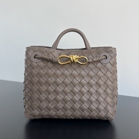 #Bottega Veneta 2025 весна-лето, новая сумка Andiamo, модель, кот