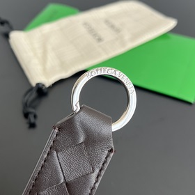 #BV Новый брелок 800553 Одиночный плетеный кожаный брелок, неболь