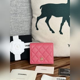Новинка 2025 от Chanel Короткий кошелек, складывающийся пополам,
