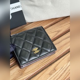 Новинка 2025 года от Chanel Короткий кошелек, складной пополам, 