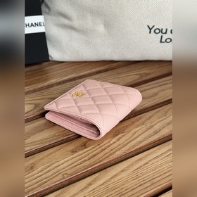 Новинка 2025 от Chanel Короткий кошелек, складывающийся пополам,